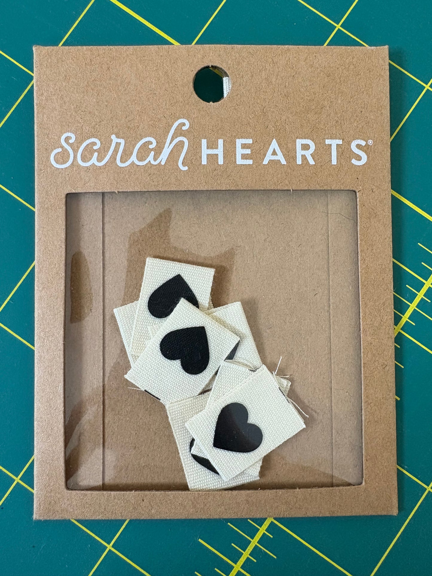 Sew in Labels: Black Hearts 8p